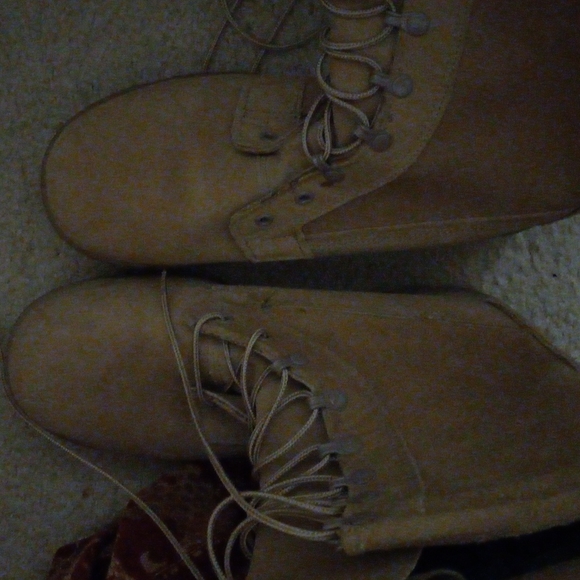 Belleville Men's Suede Boots Tan Lace Up Vibram Soles Sz 9.5 R - Picture 2 of 7